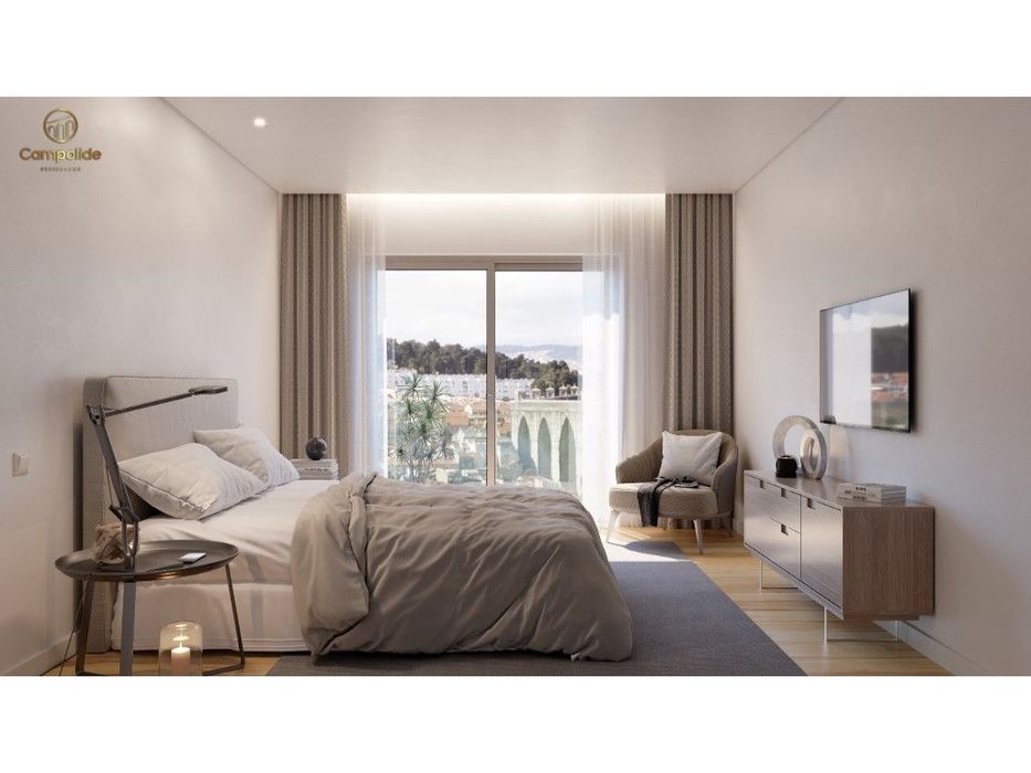 Apartamento T4 com terraços e estacionamento em Campolide, Lisboa
