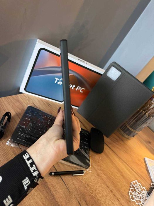 Новый планшет на 256 Гб полный комплект