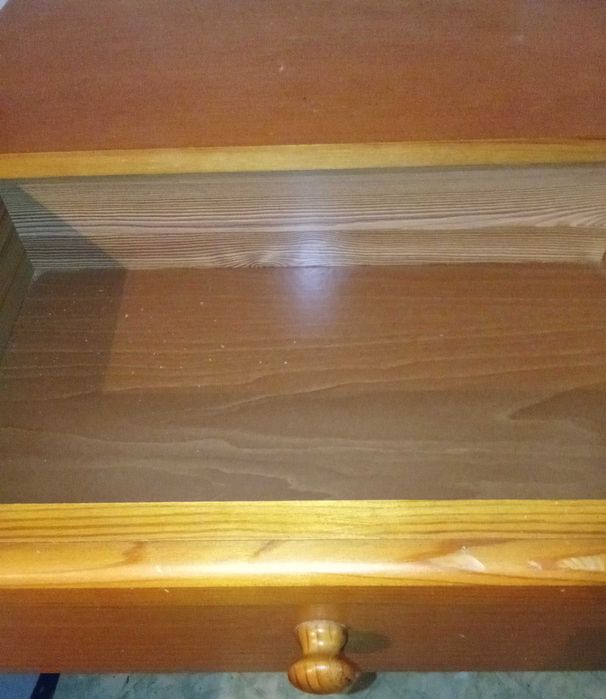 Mesa de cabeceira  em madeira ótimo estado