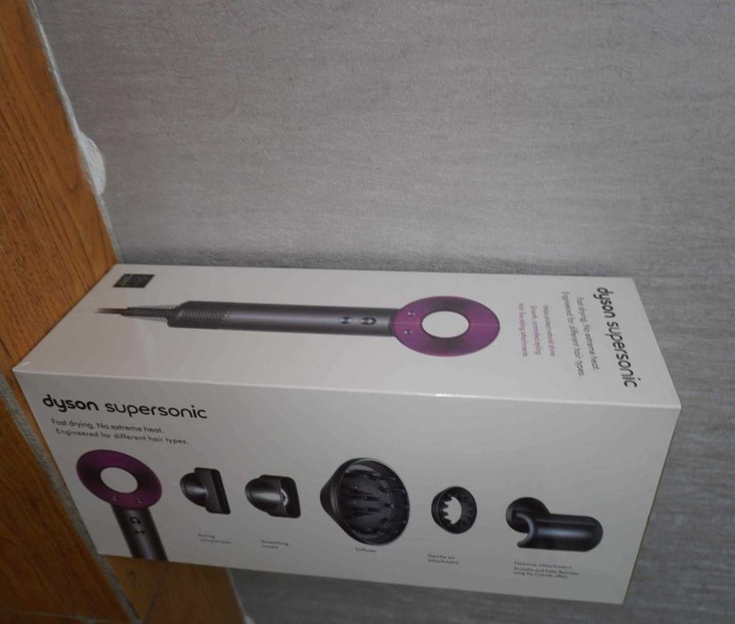 Nowa zafoliowana Inteligentny suszarka Dyson HD08