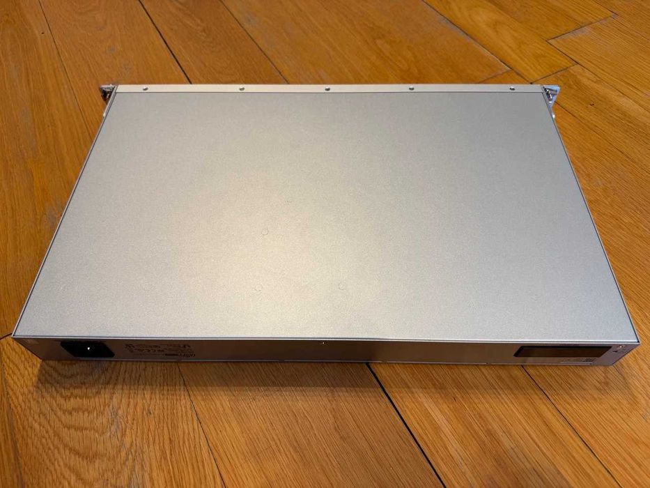 Ubiquiti UniFi Dream Machine Pro UDM-Pro /Router Firewall NVR /Rack 1U