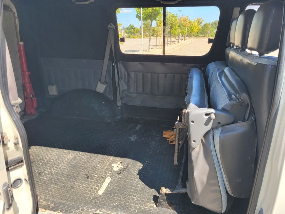 Toyota Hiace 2.5d com 6 lugares