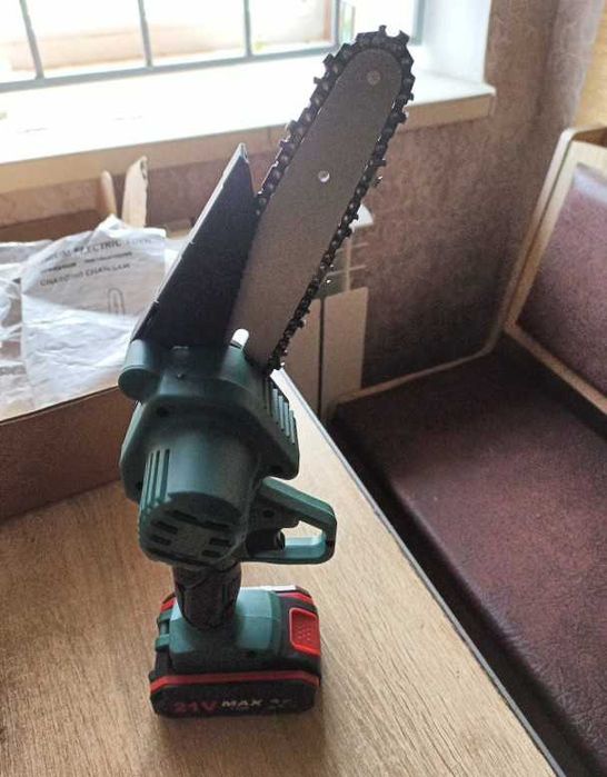 Нова Портативна обрізна пилка 21V для обрізки однією рукою з Китаю