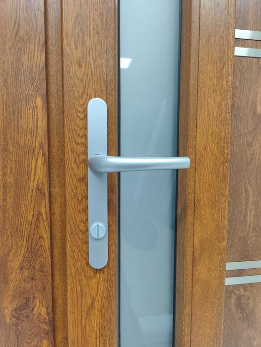 Міжкімнатні та вуличні металопластикові двері від виробника INOX30+ск