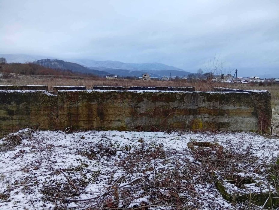 Продаю незавершене пром. буд-тво, Свалява , зем.  150 соток,  по 665$.