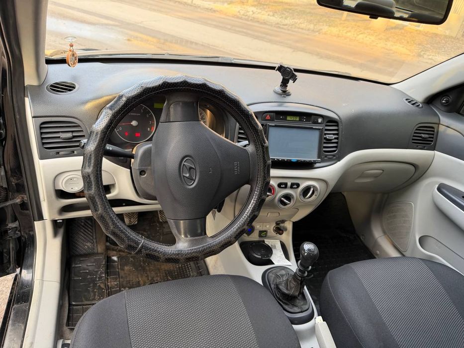 Продам свою машину Hyundai Accent