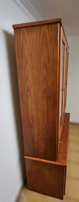 Cristaleira ou Móvel de escritório