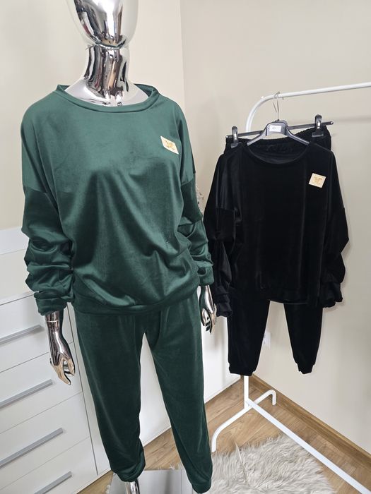 Dresy damskie welurowe