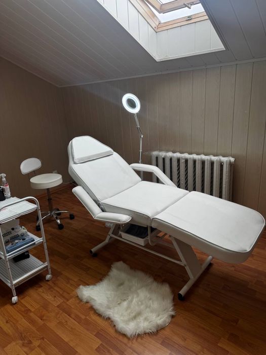 Професійна косметологічна кушетка