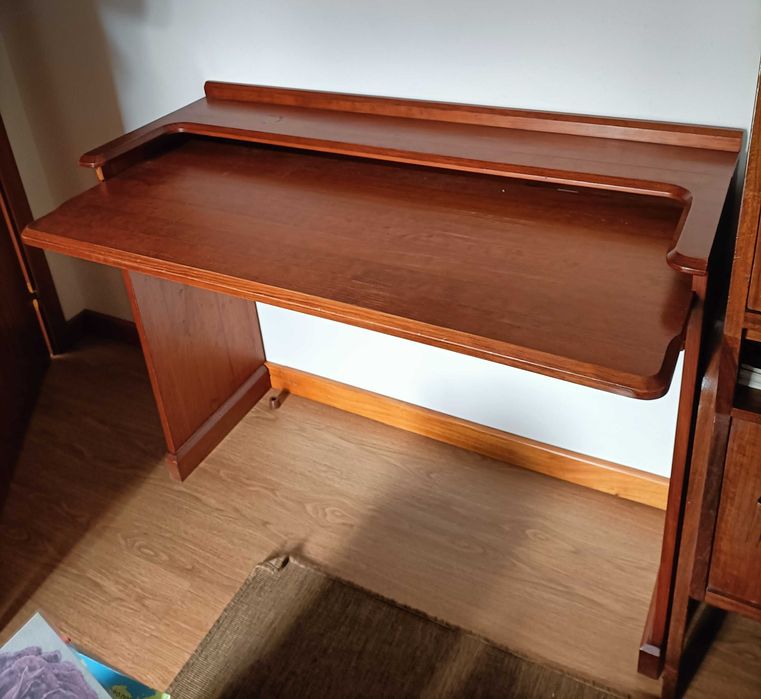 Secretária em pinho maciço64398311662467120