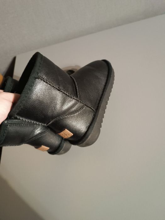 Уги,шкіра 30 р,стан ідеальний