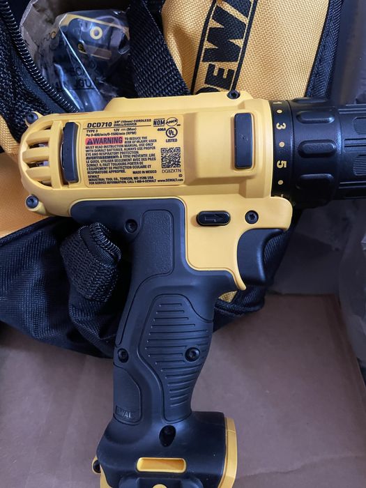 Набір шуруповертів Dewalt DCK211S2