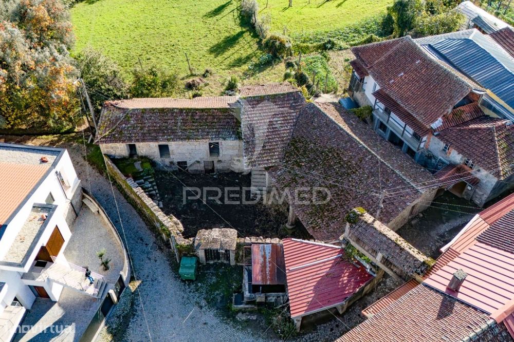 MORADIA rústica em Pedra