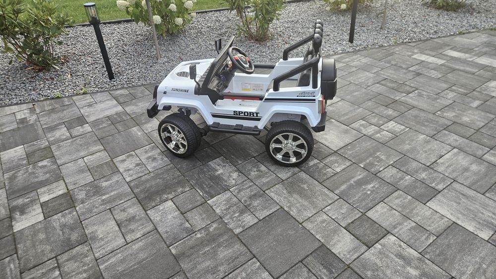 JEEP 4x4 Auta na akumulator SKÓRA GUMA 4 SILNIKI, 2x 12v 9ah, pilot,