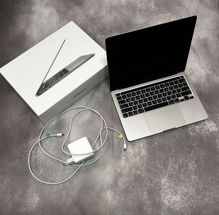 MacBook Pro Apple ( М1 , 512Гб , акб 97% родной )