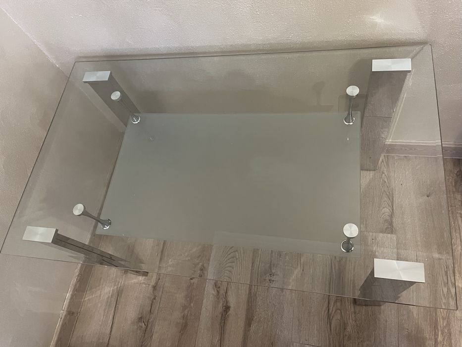 Столик журнальний скляний