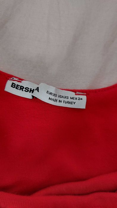 Czerwona sukienka maxi Bershka