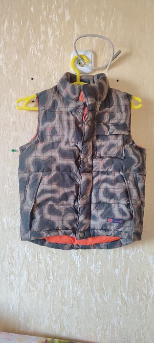 Жилет дитячий фірми Gap на 6-7 років