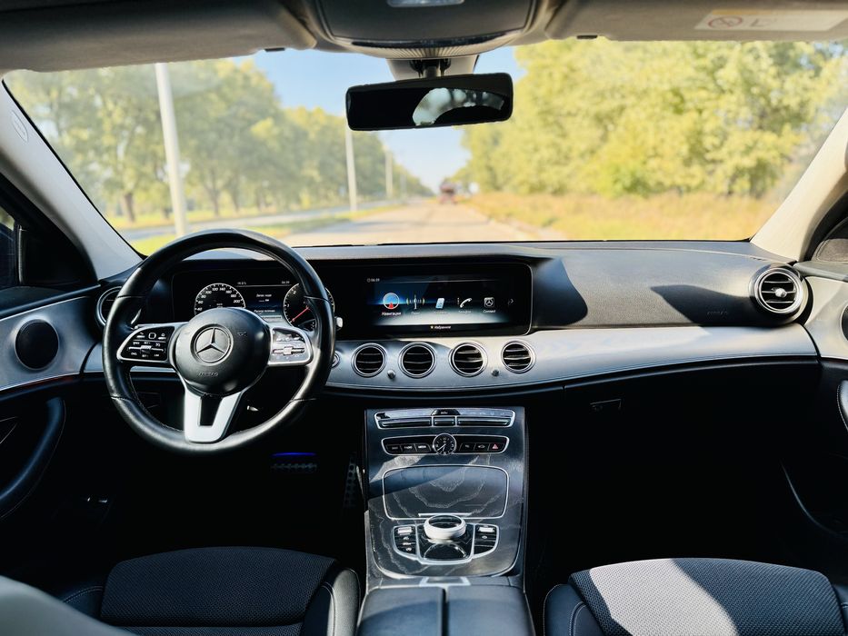 Mercedes-Benz E220D W213 Avantgarde 2019 рік