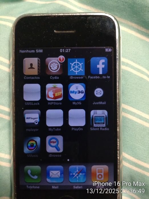 iPhone 2g o primeiro lançado 2007