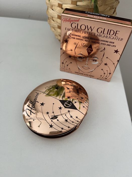 Chatlotte tilbury roswietlacz odcien rose gold glow