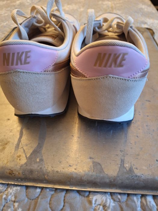 NIKE кросівки з США 42р.нові