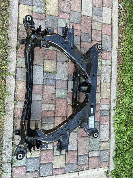 Задній підрамник/балка Tesla model Y 3 2022