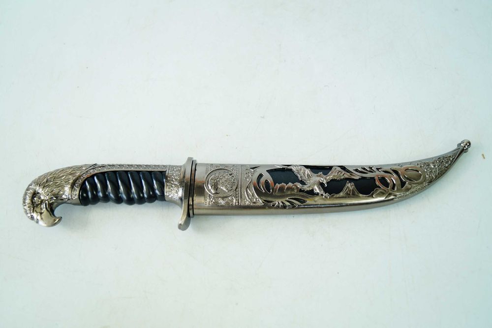 Dekoracyjny nóż myśliwski na prezent jastrząb 1