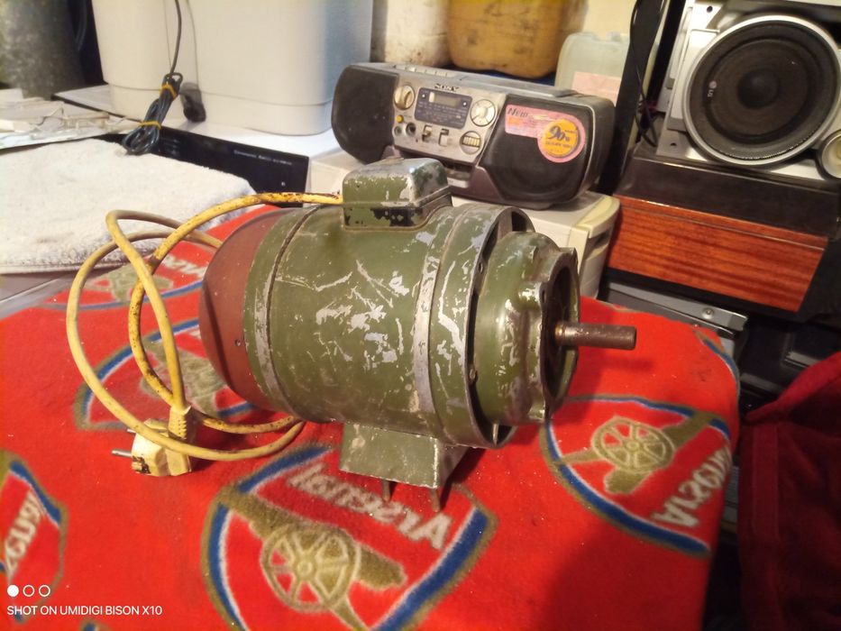 Мотор,электродвигатель на наждак или ещё для каких либо целей