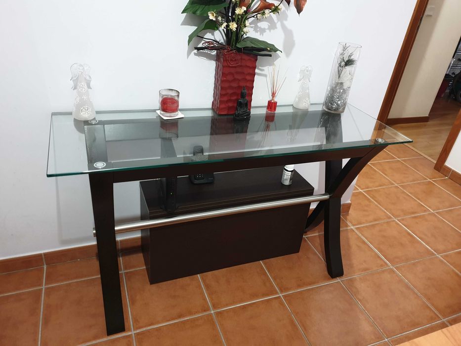 Secretária em Vidro Vermelho ou Aparador Madeira e Vidro