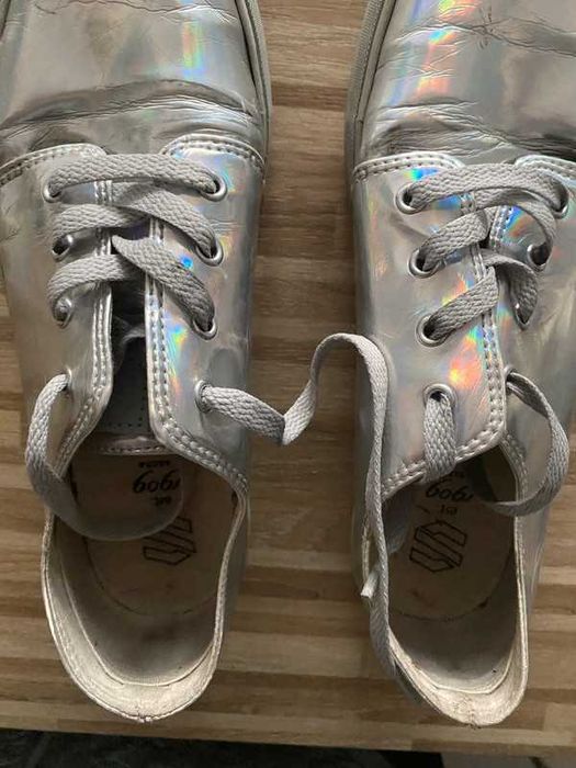 Tenisówki srebrne 39