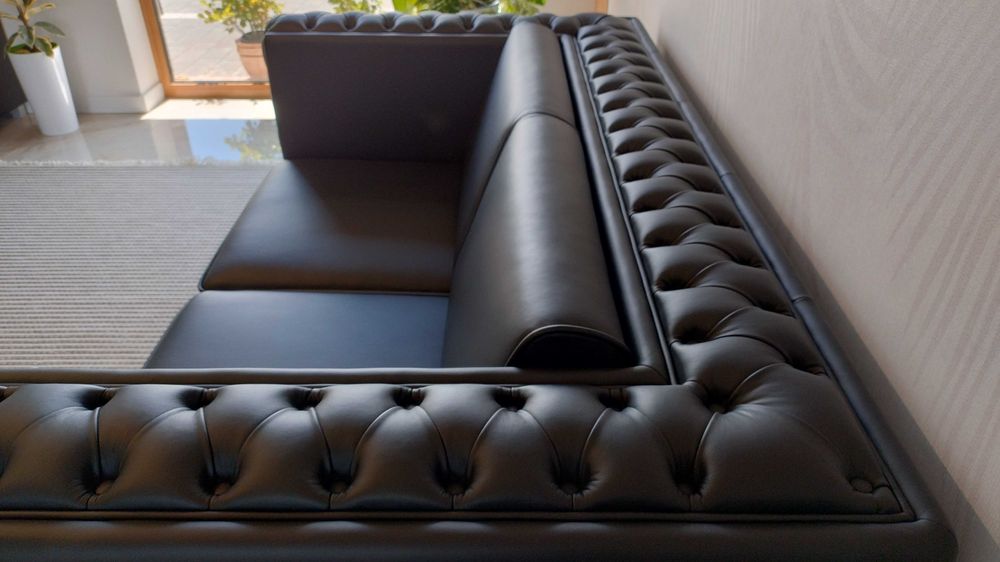 Sofa Versage, skóra naturalna, kanapa 2 osobowa stylowa Chesterfield