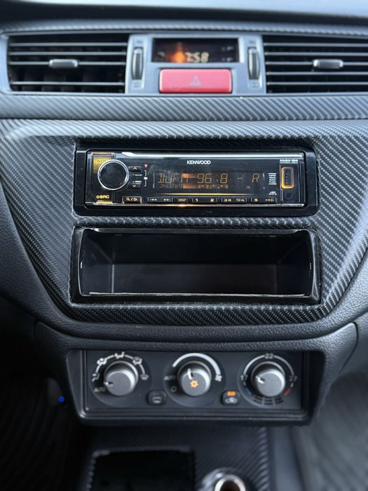 Mitsubishi lancer 9