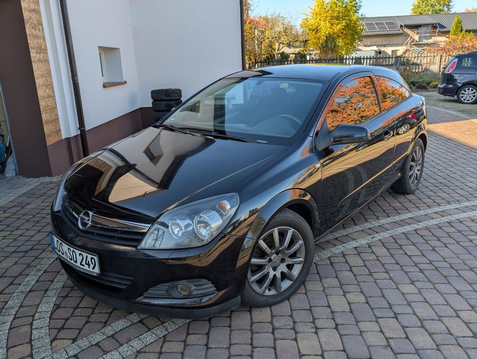 Opel Astra  GTC 1,6 105 KM