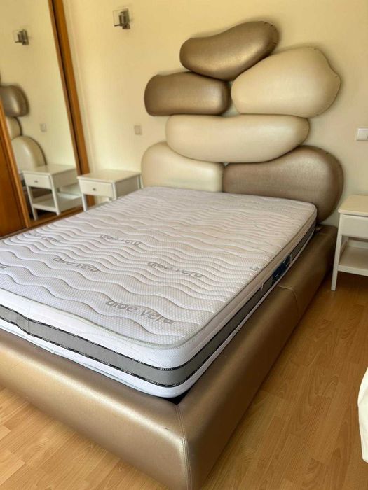 Cama de casal com colchão