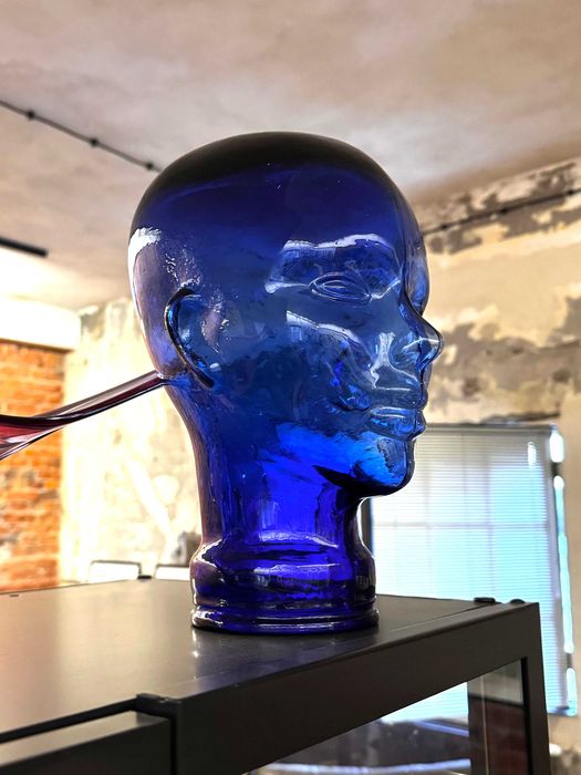 Głowa szklana vintage, designerski stojak na słuchawki ze szkła