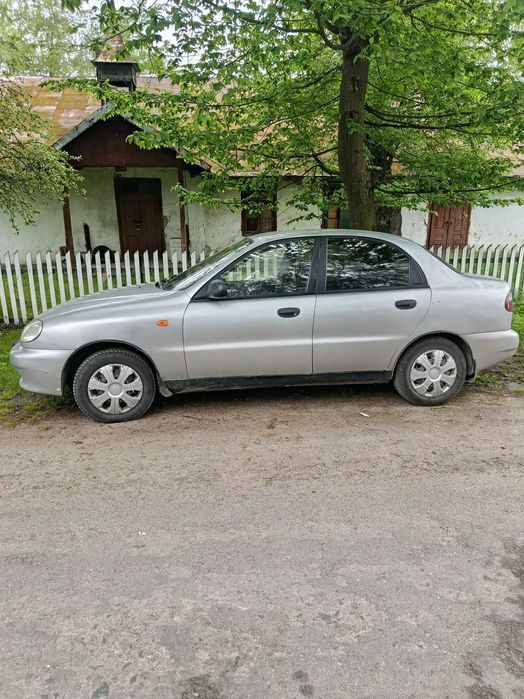 Автомобіль Daewoo Lanos