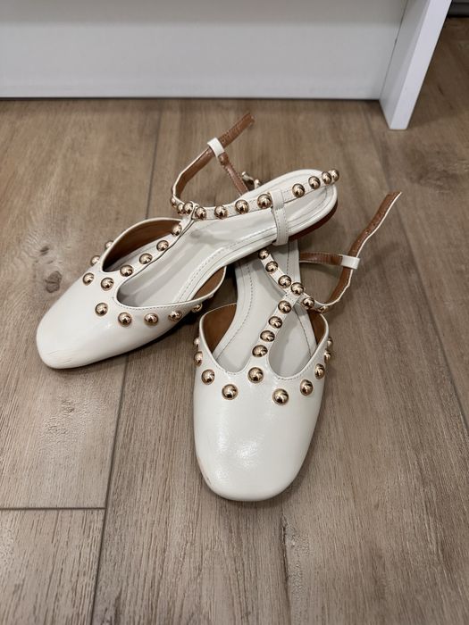 Sandalias da Zara em bege
