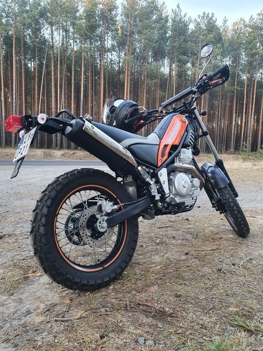 Yamaha XG 250 Tricker