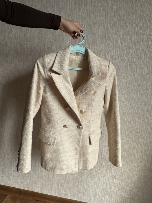 Піджак молочного кольору розмір S