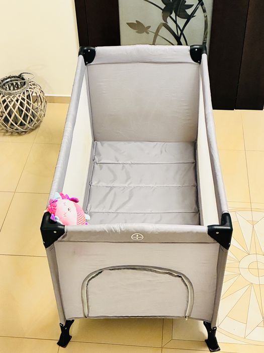 Łóżeczko turystyczne + Materac trzywarstwowy Baby Tiger Viki