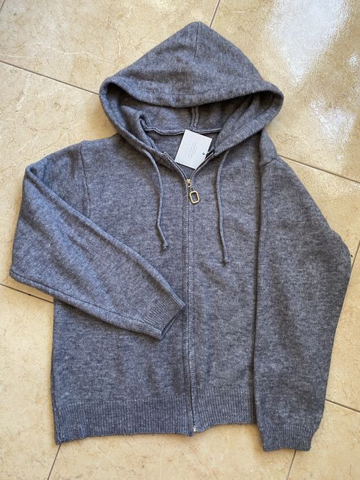 Кофта на молнии женская