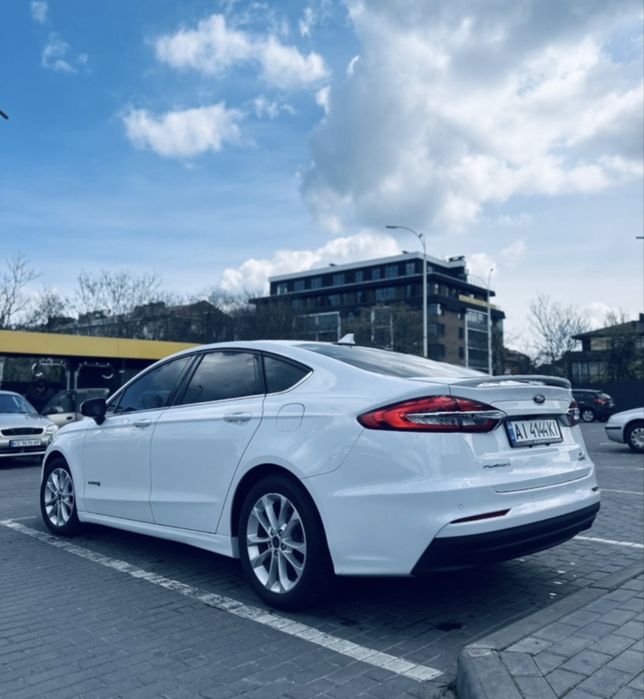 Оренда прокат таксі форд фьюжен гібрид ford fusion 2020 рік сдаю