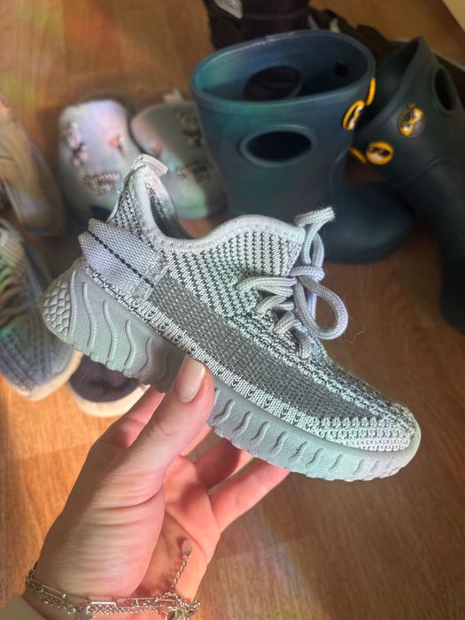 Дитяче взуття 26-27 розмір 800 грн