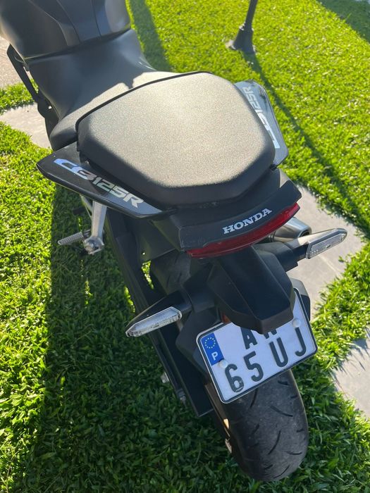Honda CB125R 2022