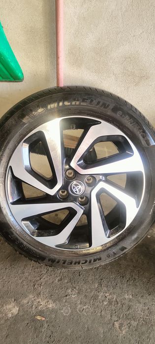 Koła aluminiowe 17 cali Aygo X z oponami letnimi