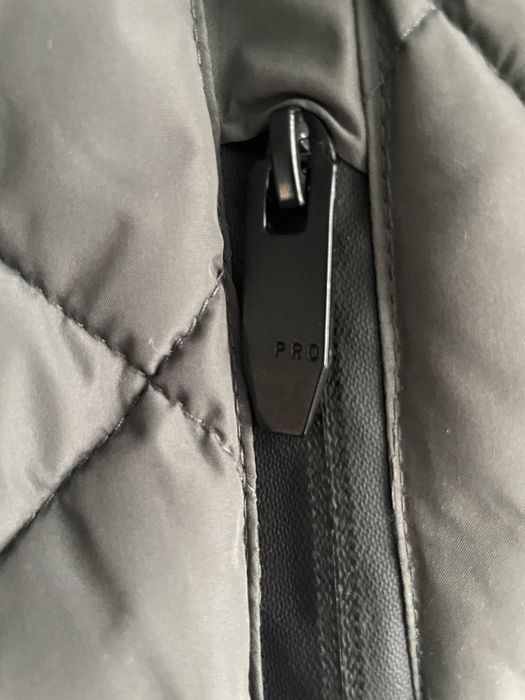 Теплий бомбер бренду HOUSE