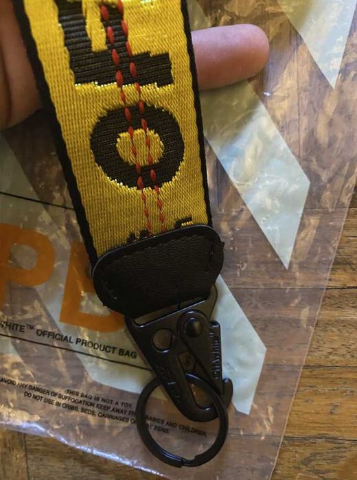 Varias Fitas Off White