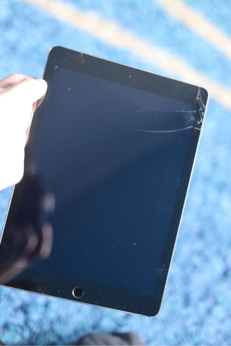 iPad Pro 9.7” 32GB + стилус (аналог Apple Pencil)