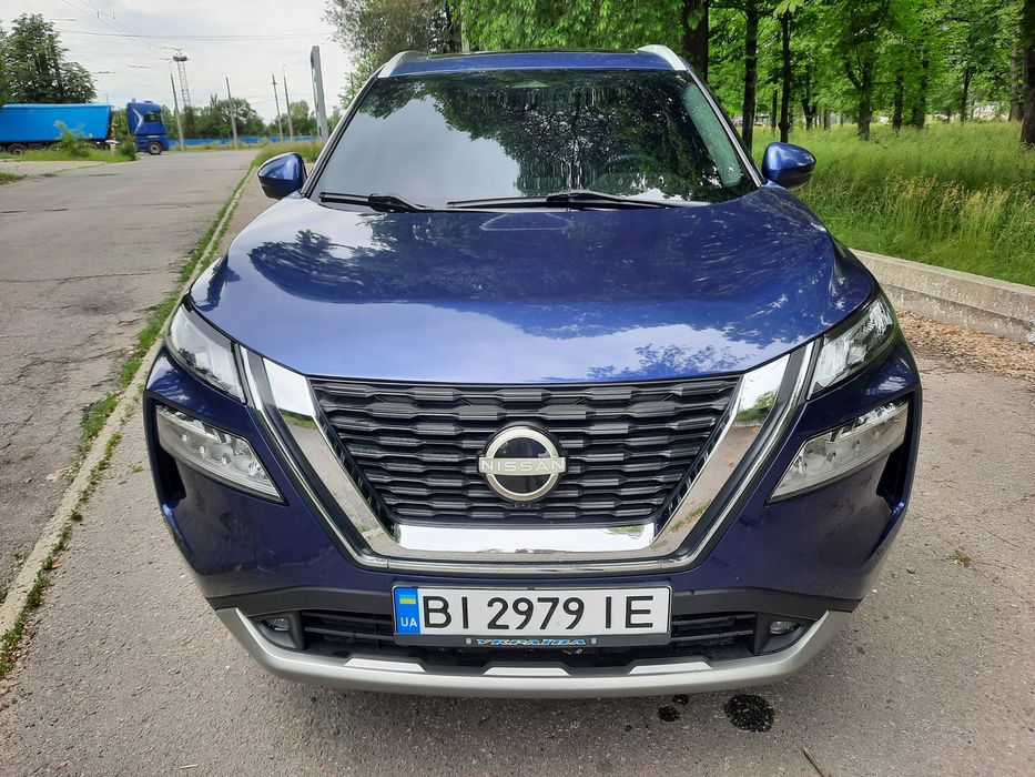 Продам Ниссан Рог 21 года в комплектацыи SL на переднем приводе.